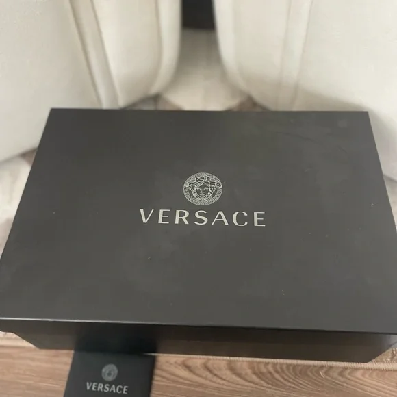 Versace, Men’s Logo Leather - Picture 9 of 11